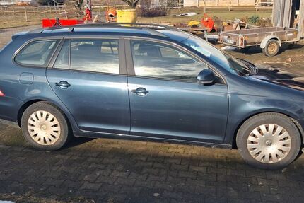 VW Golf 215.000 km 2.100 &euro; Welzheim 73642