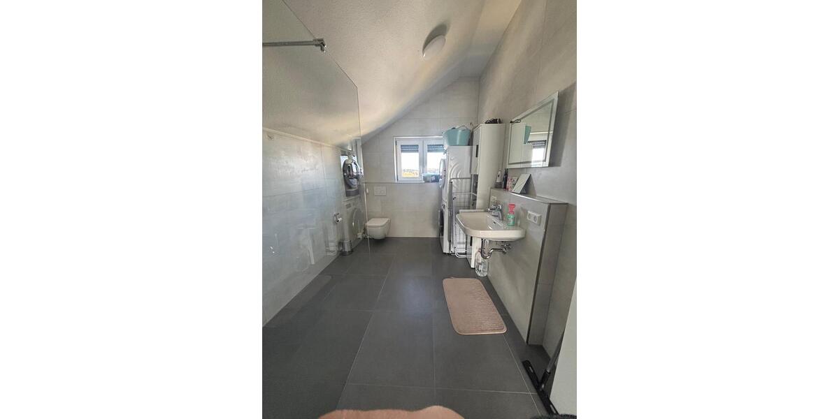 Dachgeschoßwohnung Laichingen - 4 Zimmer, 95 m&sup2;, 1.150&euro; | Angebot:26662138