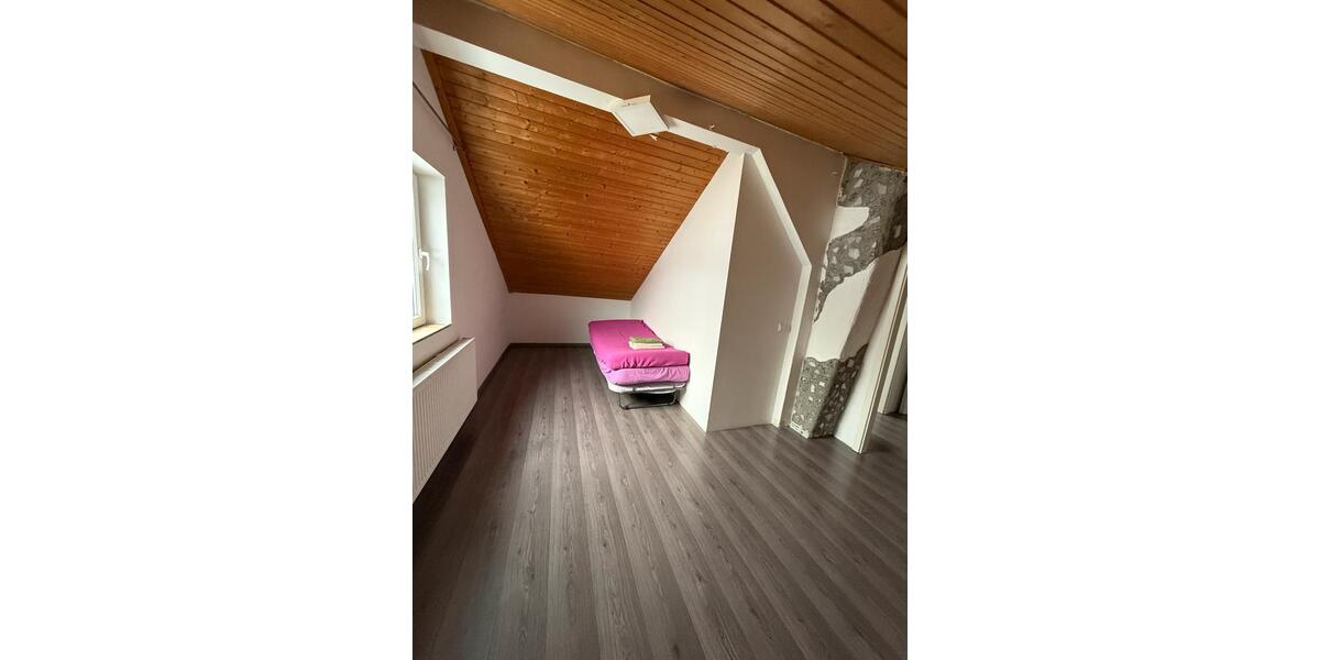 Dachgeschoßwohnung Mühlhausen im Täle - 4 Zimmer, 80 m&sup2;, 900&euro; | Angebot:25100862