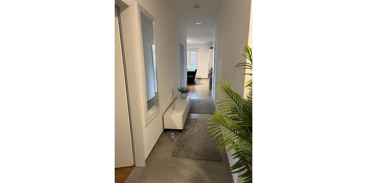 Etagenwohnung Berghülen - 3 Zimmer, 93 m&sup2;, 1.350&euro; | Angebot:25639865