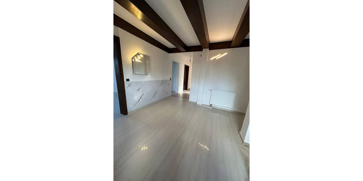 Etagenwohnung Uhingen - 4 Zimmer, 130 m&sup2;, 1.500&euro; | Angebot:26237436
