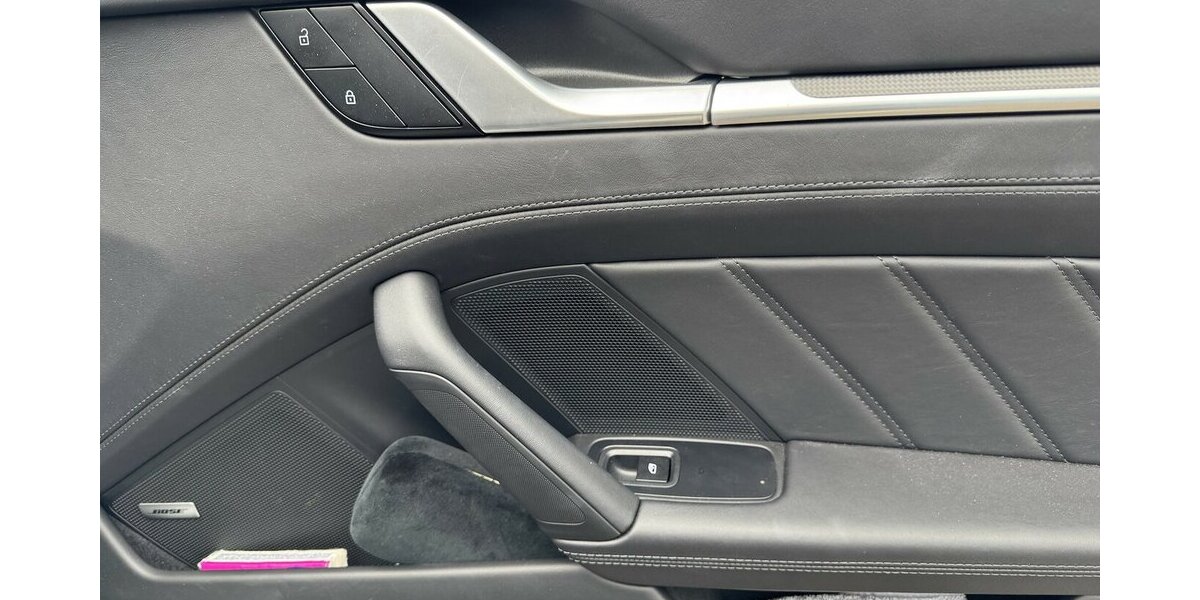 Porsche 992 Turbo S Cabriolet Keramik Sportabg alles schwa 7.000 km 248.000 &euro; Schorndorf 73614