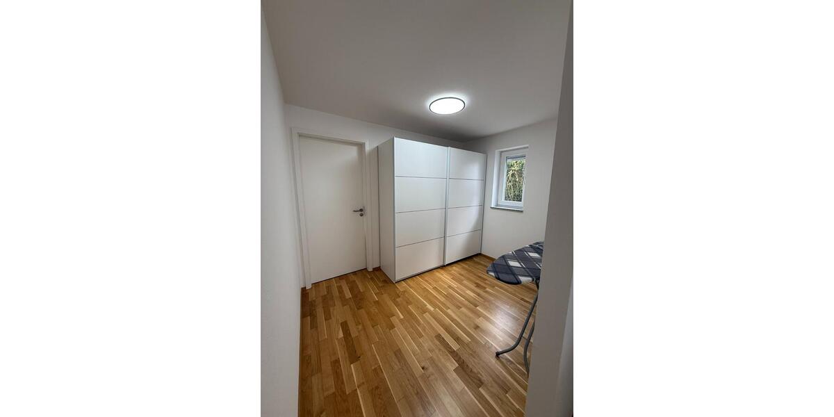 Erdgeschoßwohnung Nürtingen - 2.5 Zimmer, 99 m&sup2;, 1.300&euro; | Angebot:25945896