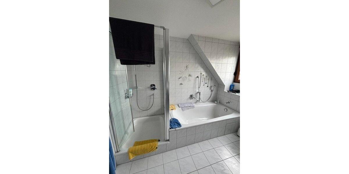 Dachgeschoßwohnung Weinstadt - 3 Zimmer, 114 m&sup2;, 475.000&euro; | Angebot:26678709