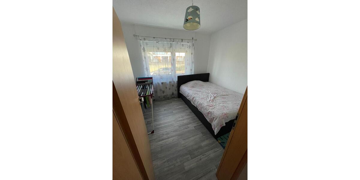 Erdgeschoßwohnung Mutlangen - 4 Zimmer, 95 m&sup2;, 1.050&euro; | Angebot:25632688