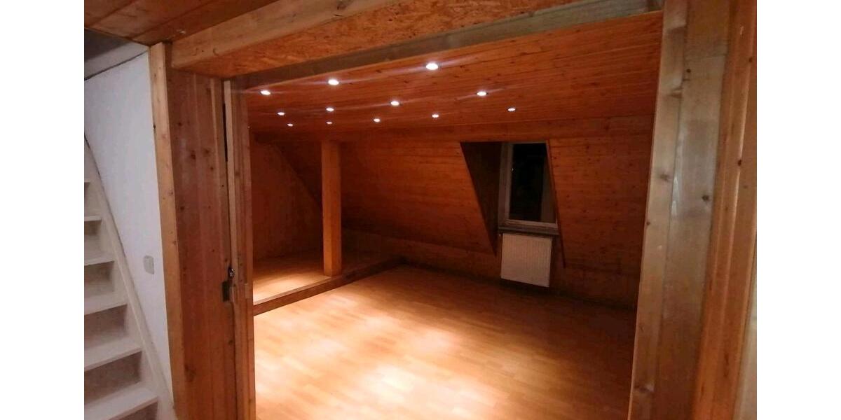 Doppelhaushälfte Nürtingen - 13 Zimmer, 210 m&sup2;, 450.000&euro; | Angebot:25991197