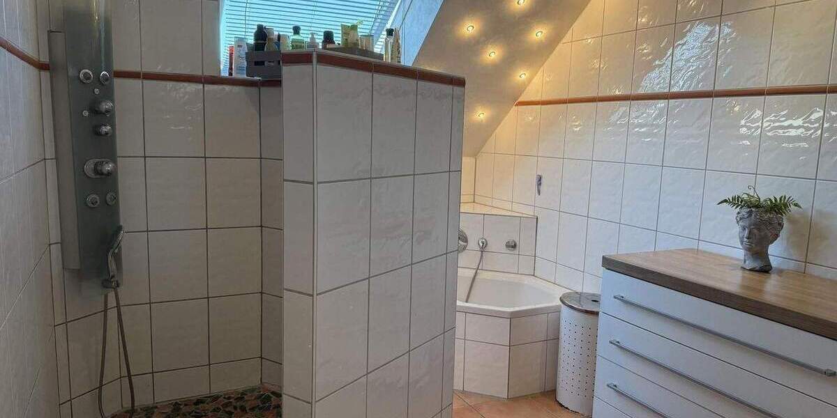 Doppelhaushälfte Schorndorf Weiler - 7 Zimmer, 124 m&sup2;, 490.000&euro; | Angebot:25707854