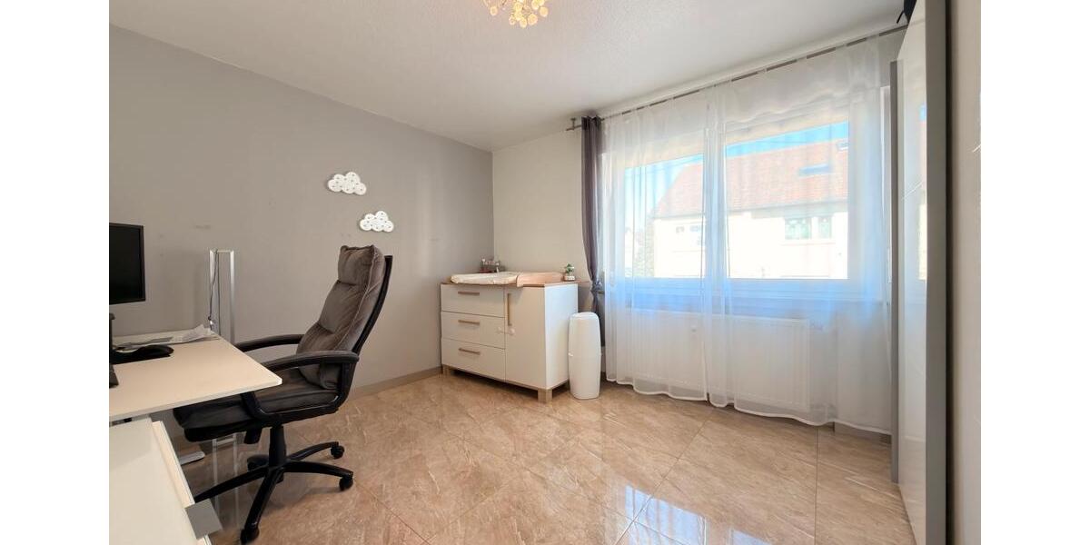 Etagenwohnung Esslingen am Neckar Oberesslingen - 3.5 Zimmer, 82 m&sup2;, 299.000&euro; | Angebot:26042498