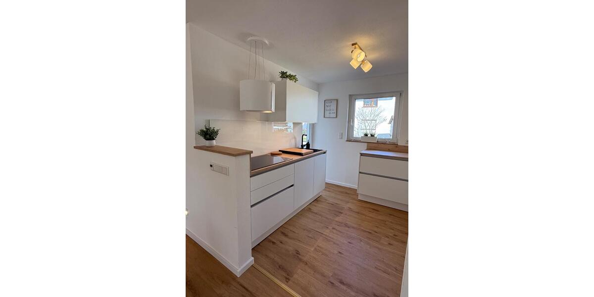 Erdgeschoßwohnung Weinstadt - 4 Zimmer, 85 m&sup2;, 2.000&euro; | Angebot:25944587