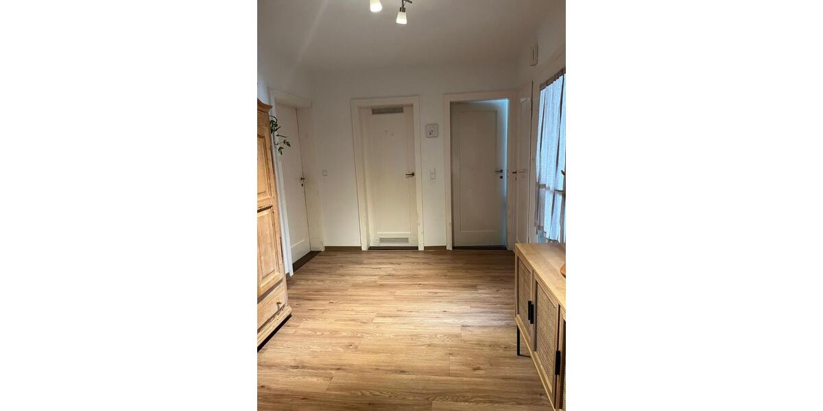 Erdgeschoßwohnung Esslingen am Neckar Brühl - 4 Zimmer, 97 m&sup2;, 1.300&euro; | Angebot:25862059