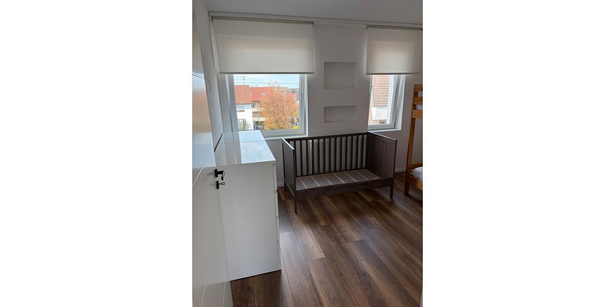 Dachgeschoßwohnung Schwaikheim - 3 Zimmer, 65 m&sup2;, 1.500&euro; | Angebot:25402484