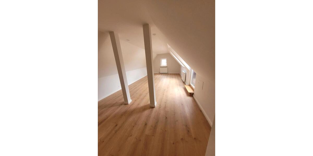 Dachgeschoßwohnung Winterbach - 4 Zimmer, 142 m&sup2;, 1.500&euro; | Angebot:25963187