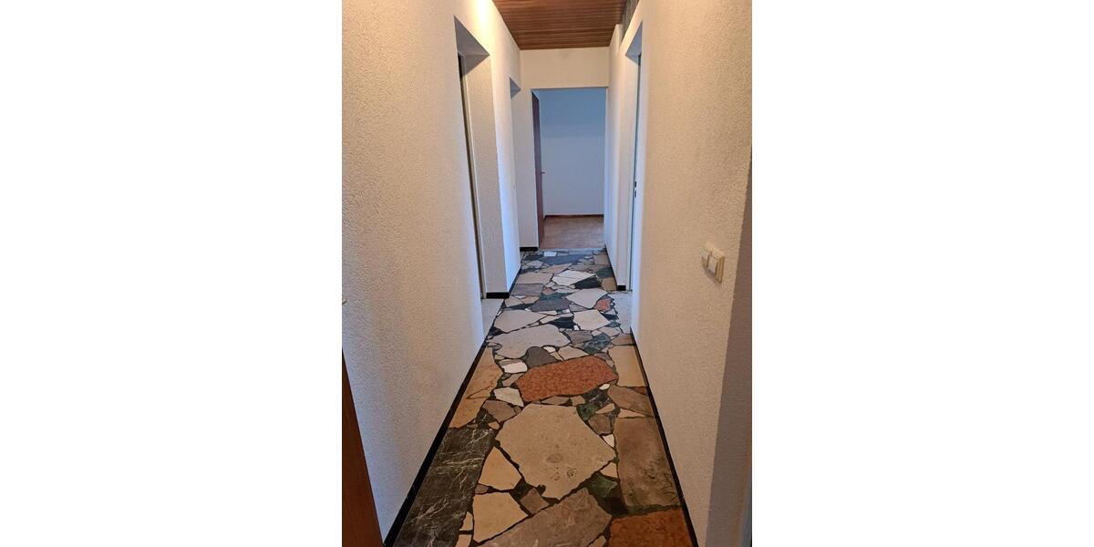 Villa Laichingen - 11 Zimmer, 318 m&sup2;, 2.400&euro; | Angebot:27623338