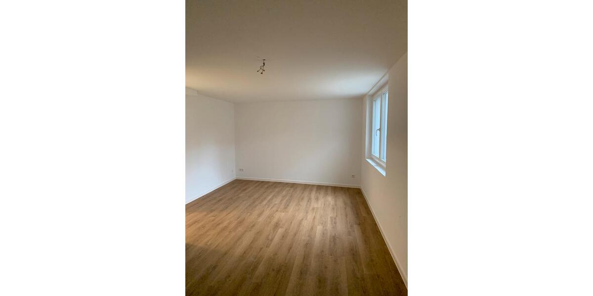 Erdgeschoßwohnung Weinstadt - 3 Zimmer, 119 m&sup2;, 1.601&euro; | Angebot:26004773