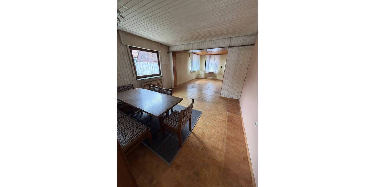 Einfamilienhaus Erkenbrechtsweiler - 8 Zimmer, 182 m&sup2;, 365.000&euro; | Angebot:26696197