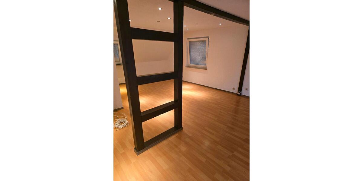 Dachgeschoßwohnung Wernau (Neckar) - 5 Zimmer, 120 m&sup2;, 1.550&euro; | Angebot:26129560