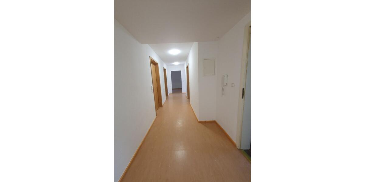 Erdgeschoßwohnung Bad Urach - 3 Zimmer, 76 m&sup2;, 850&euro; | Angebot:26020871