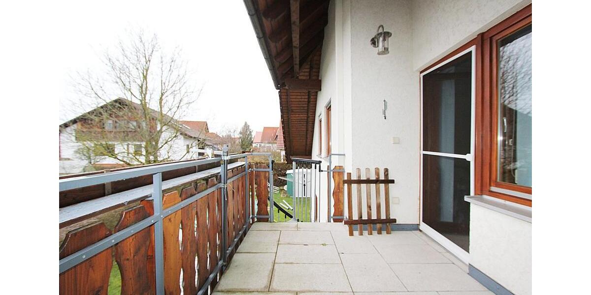 Dachgeschoßwohnung Durlangen - 4.5 Zimmer, 100 m&sup2;, 750&euro; | Angebot:24847917