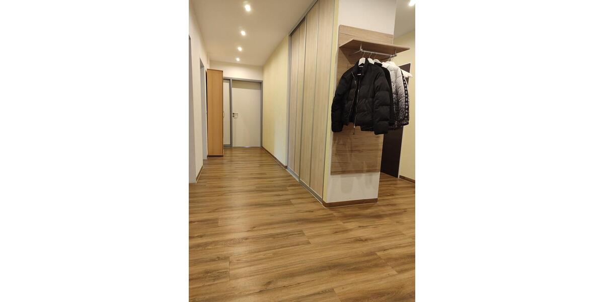 Hochparterre Remshalden - 6 Zimmer, 140 m&sup2;, 555.000&euro; | Angebot:24853875