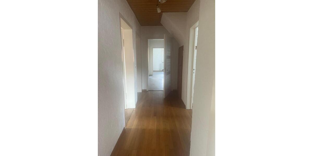 Dachgeschoßwohnung Göppingen Bruckwasen - 4 Zimmer, 84 m&sup2;, 840&euro; | Angebot:25944176
