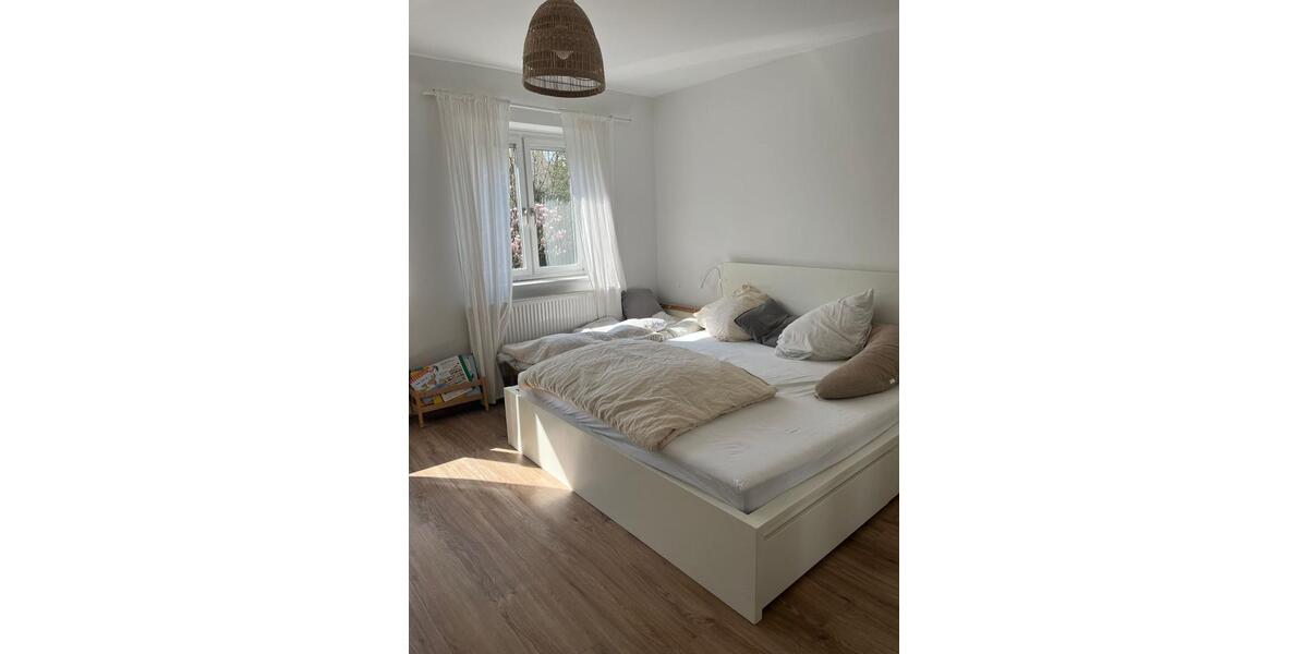 Erdgeschoßwohnung Esslingen am Neckar Brühl - 4 Zimmer, 97 m&sup2;, 1.300&euro; | Angebot:25862059
