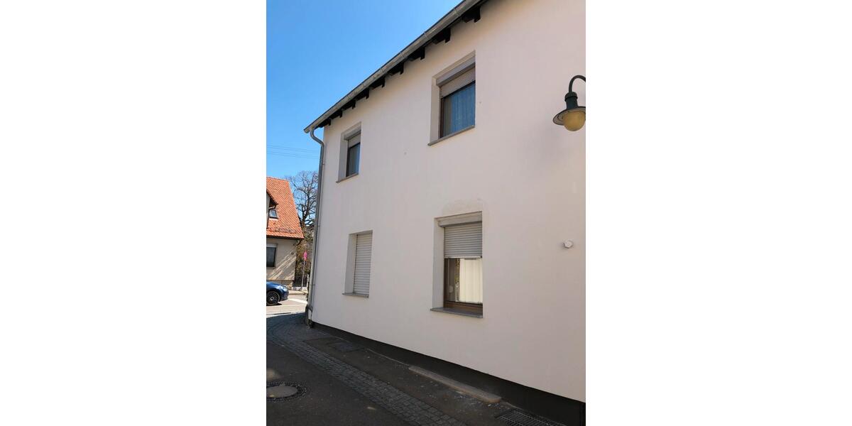 Dachgeschoßwohnung Kirchheim unter Teck - 4.5 Zimmer, 120 m&sup2;, 265.000&euro; | Angebot:23394841