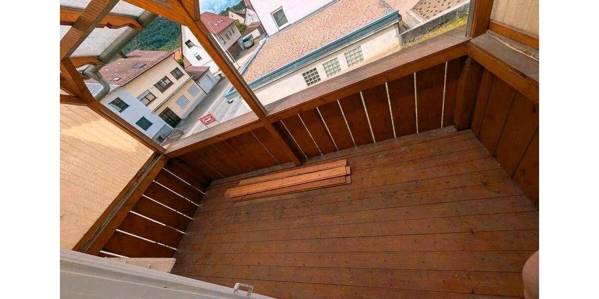 Etagenwohnung Lenningen - 7 Zimmer, 147 m&sup2;, 1.499&euro; | Angebot:26581342