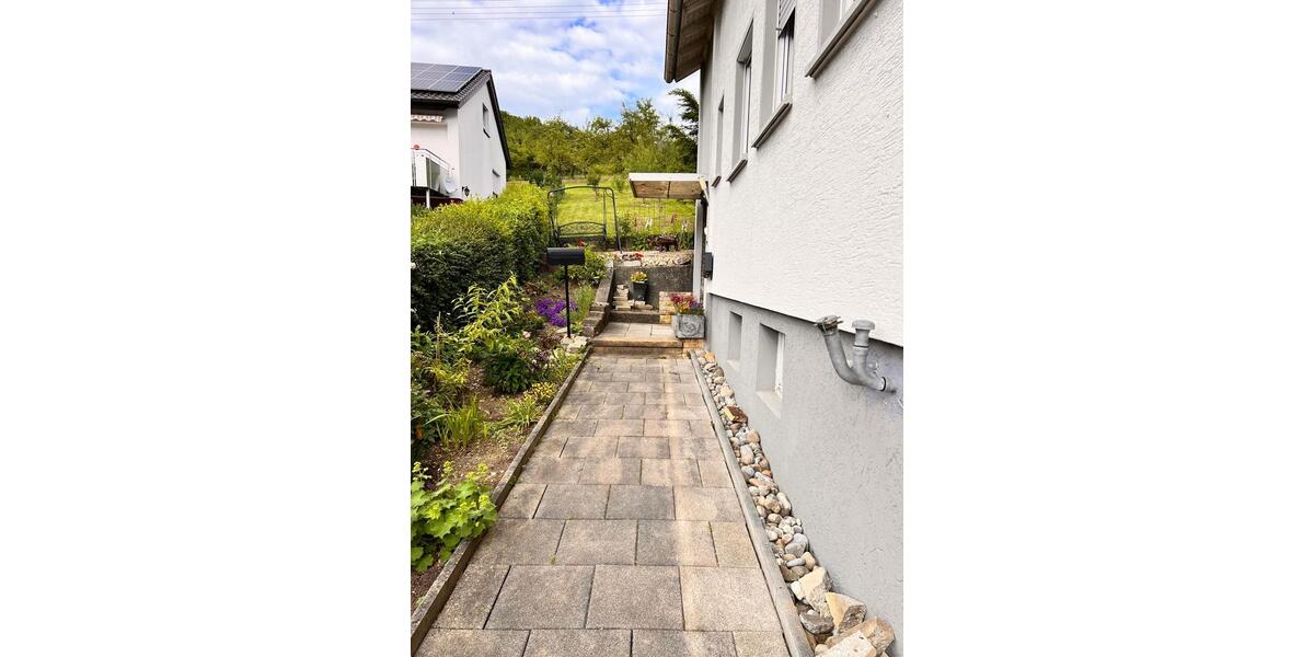 Erdgeschoßwohnung Lenningen - 3.5 Zimmer, 85 m&sup2;, 1.200&euro; | Angebot:24225092