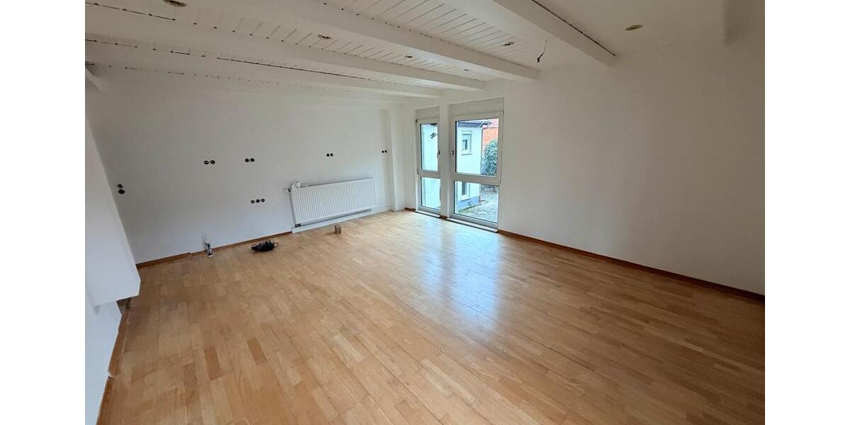 Maisonettenwohnung Mögglingen - 7 Zimmer, 183 m&sup2;, 1.950&euro; | Angebot:25162200