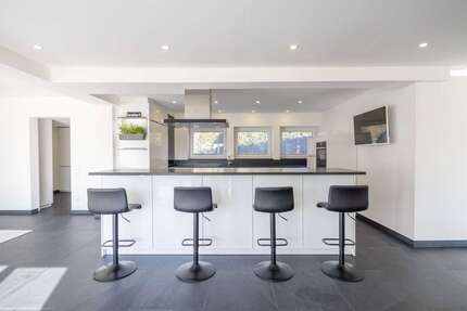 Haus Ostfildern - 5 Zimmer, 325 m&sup2;, 1.997.500&euro; | Angebot:24537561