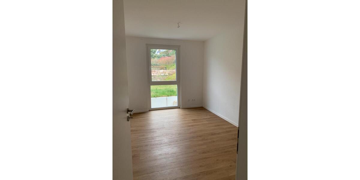 Erdgeschoßwohnung Weinstadt - 3 Zimmer, 119 m&sup2;, 1.601&euro; | Angebot:26004773