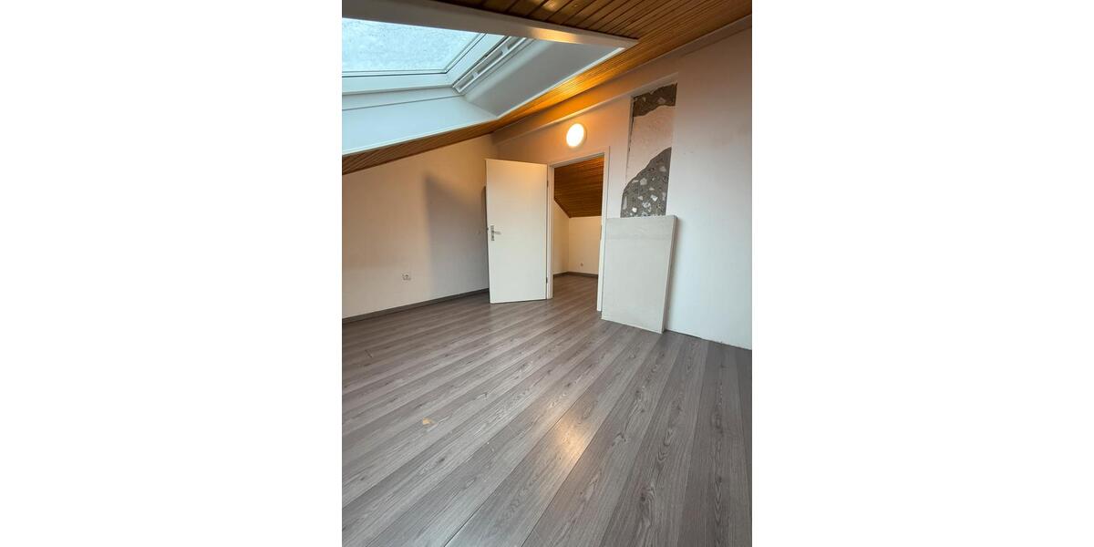 Dachgeschoßwohnung Mühlhausen im Täle - 4 Zimmer, 80 m&sup2;, 900&euro; | Angebot:25100862