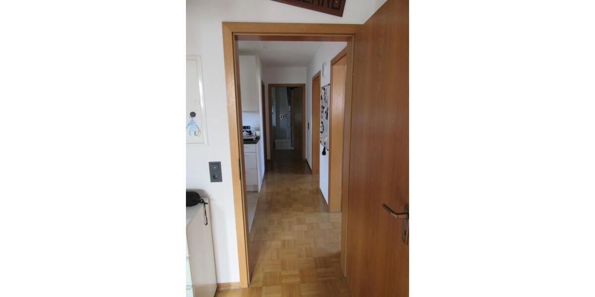 Provisionsfrei* Doppelhaushälfte mit zwei separaten Wohneinheiten, Stellplätzen, Balkon und Terrasse - Zweifamilienhaus Göppingen Faurndau | Angebot:26961593