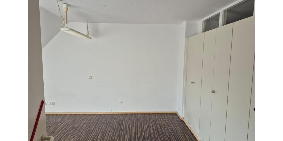 Dachgeschoßwohnung Geislingen an der Steige - 4 Zimmer, 115 m&sup2;, 1.300&euro; | Angebot:25328146