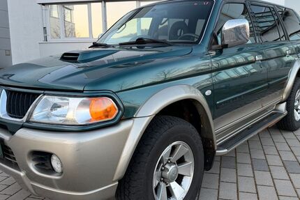 Mitsubishi Pajero 41.632 km 9.676 &euro; Göppingen 73037