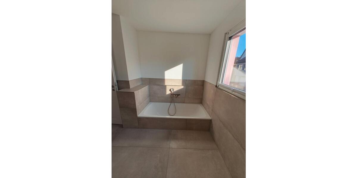 Doppelhaushälfte Schorndorf - 7.5 Zimmer, 182 m&sup2;, 2.550&euro; | Angebot:25795954