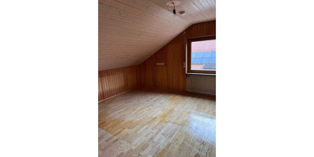 Einfamilienhaus Dettingen an der Erms - 8 Zimmer, 178 m&sup2;, 410.000&euro; | Angebot:25845877