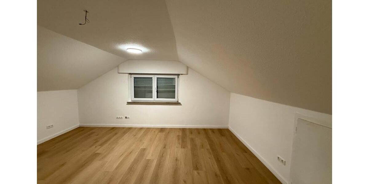 Dachgeschoßwohnung Göppingen Bruckwasen - 2 Zimmer, 55 m&sup2;, 700&euro; | Angebot:25594085