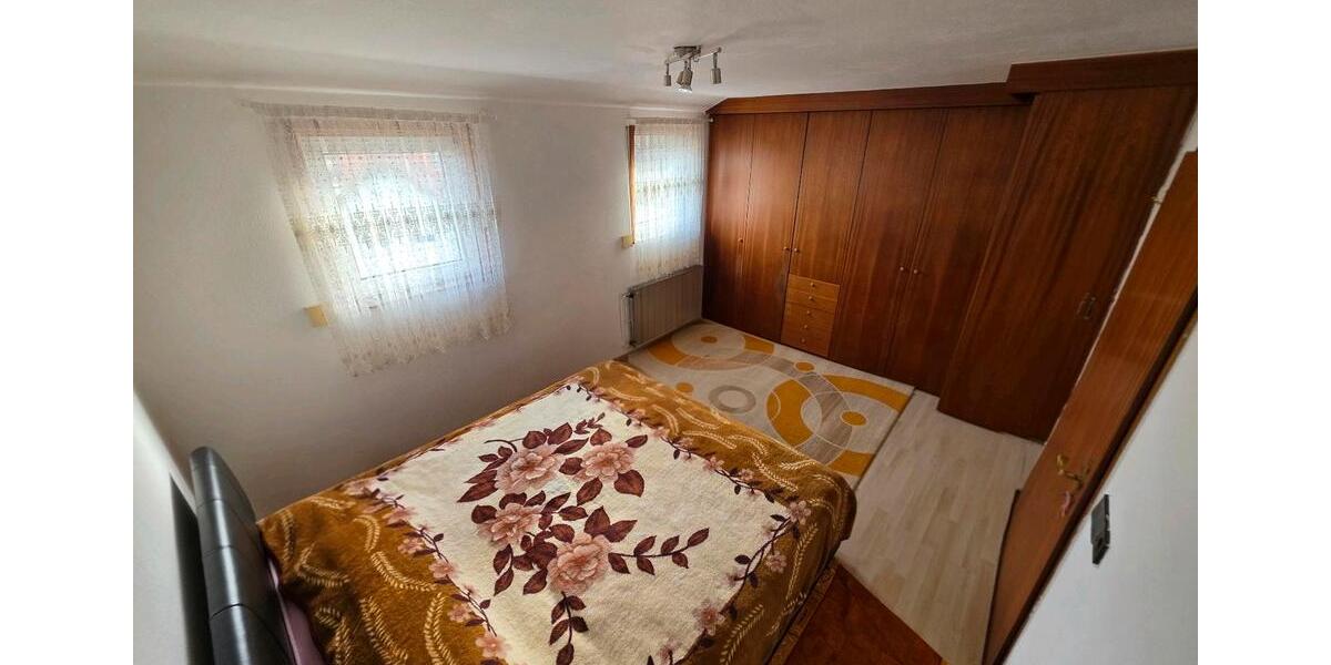 Dachgeschoßwohnung Schwäbisch Gmünd Bargau - 6.5 Zimmer, 117 m&sup2;, 245.000&euro; | Angebot:25948568