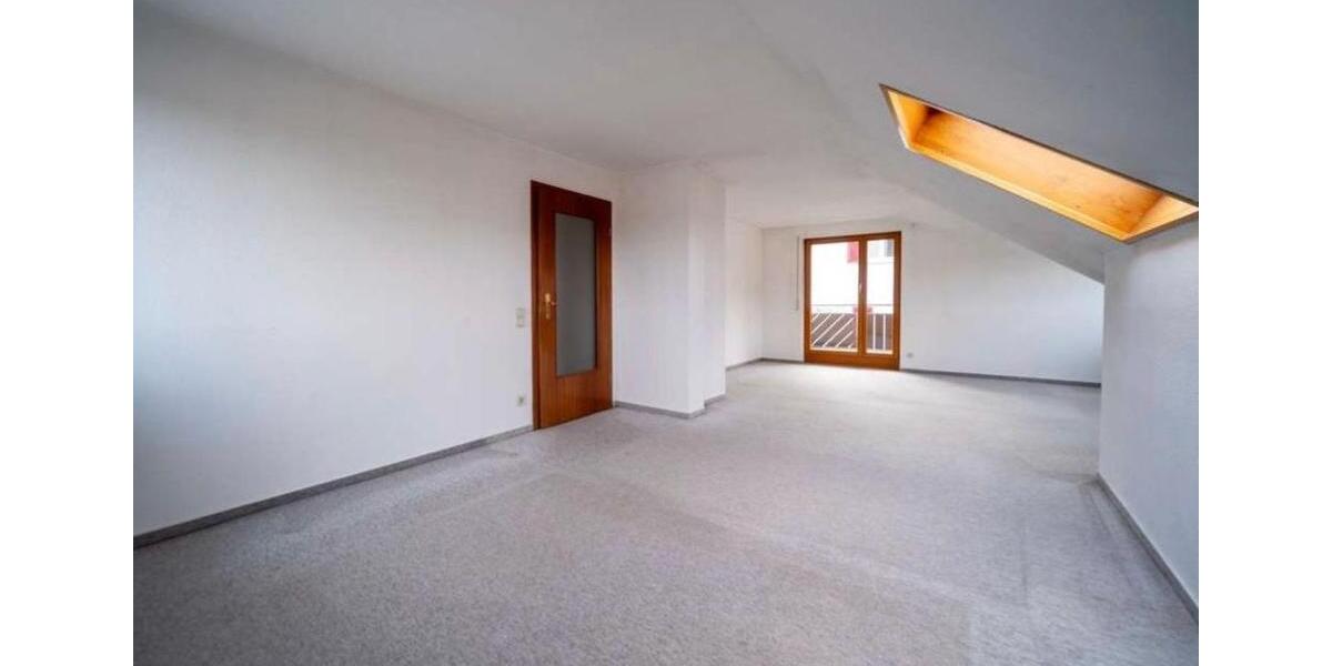 Dachgeschoßwohnung Weinstadt - 3 Zimmer, 81 m&sup2;, 289.000&euro; | Angebot:26451246