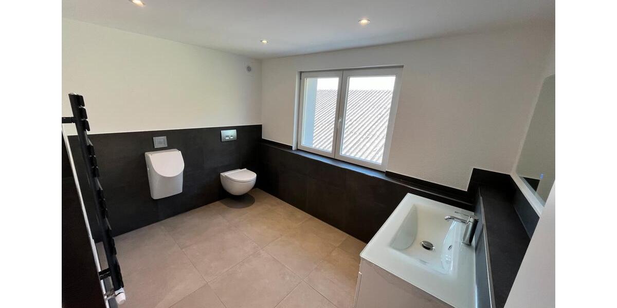 Etagenwohnung Nellingen - 3 Zimmer, 120 m&sup2;, 1.370&euro; | Angebot:25219823