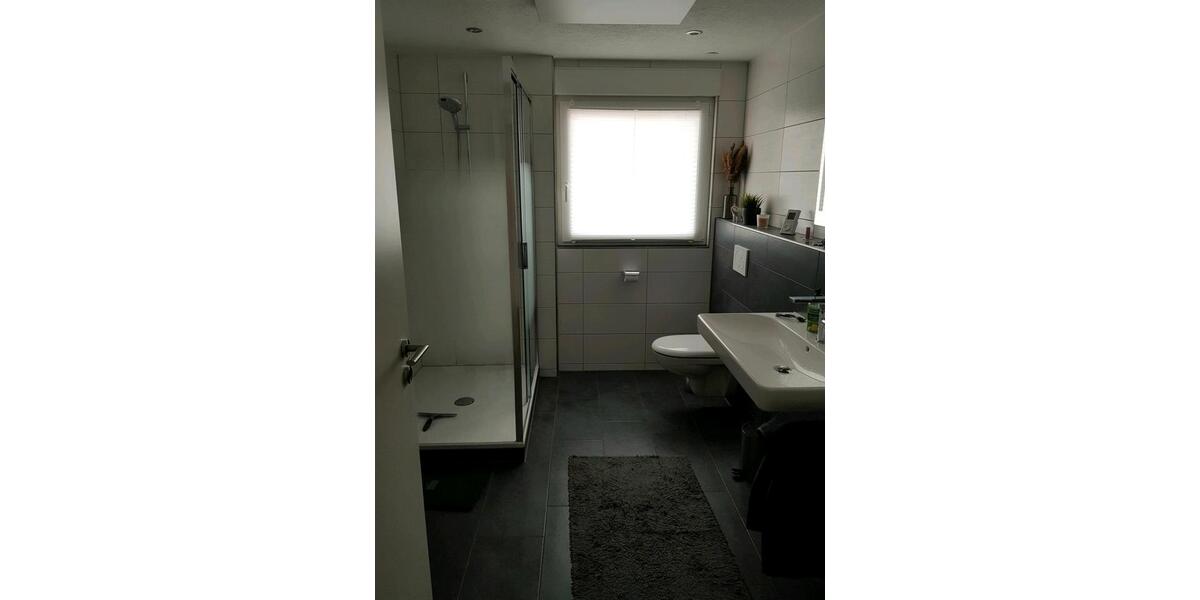 Dachgeschoßwohnung Nürtingen - 3 Zimmer, 80 m&sup2;, 1.000&euro; | Angebot:25264201