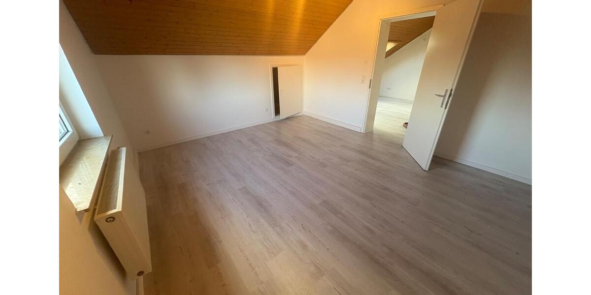 Dachgeschoßwohnung Durlangen - 2 Zimmer, 50 m&sup2;, 480&euro; | Angebot:26003076