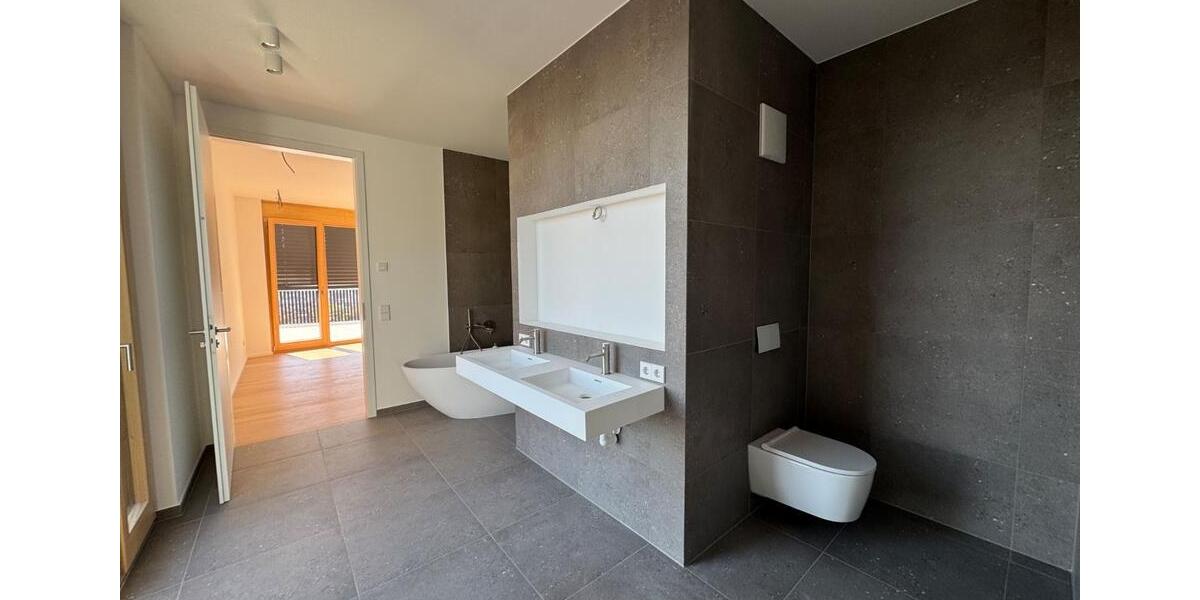 Einfamilienhaus Esslingen am Neckar - 3 Zimmer, 155 m&sup2;, 3.875&euro; | Angebot:26727636