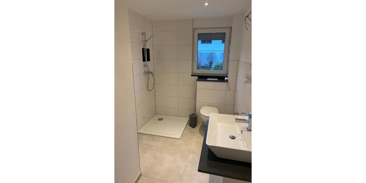 Dachgeschoßwohnung Dettingen an der Erms - 3 Zimmer, 80 m&sup2;, 1.000&euro; | Angebot:25225406