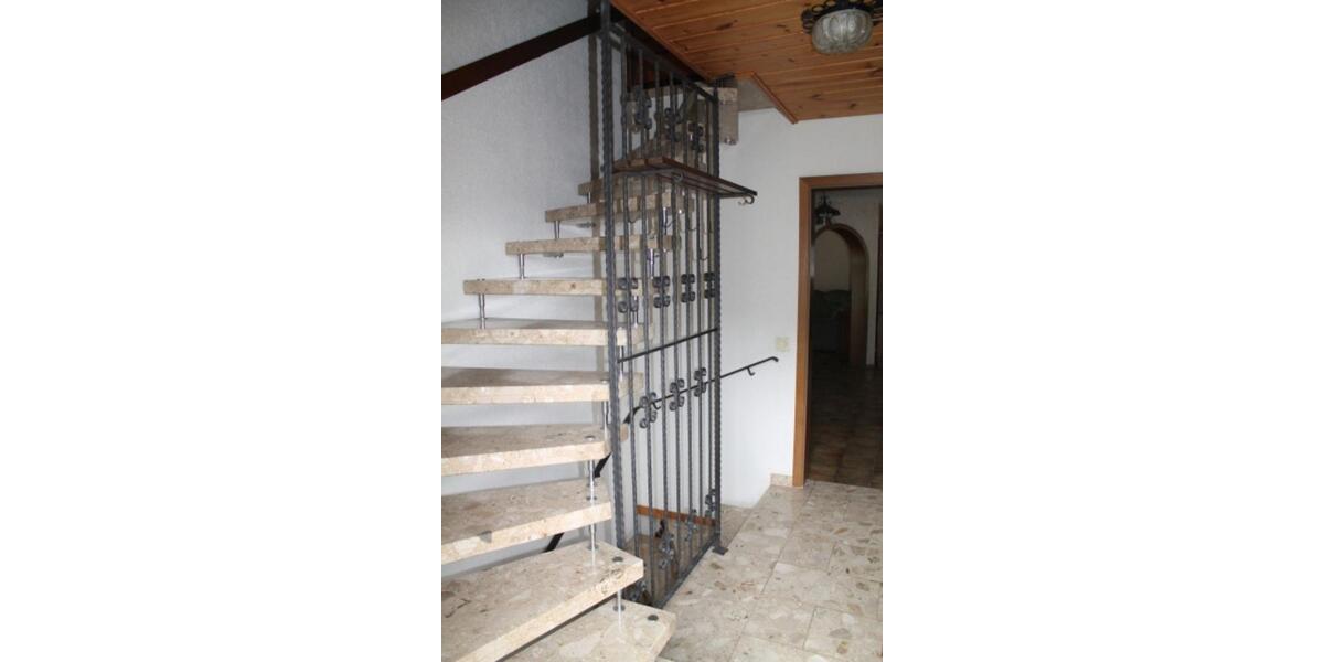 Einfamilienhaus Wiesensteig - 10.5 Zimmer, 180 m&sup2;, 490.000&euro; | Angebot:24638352