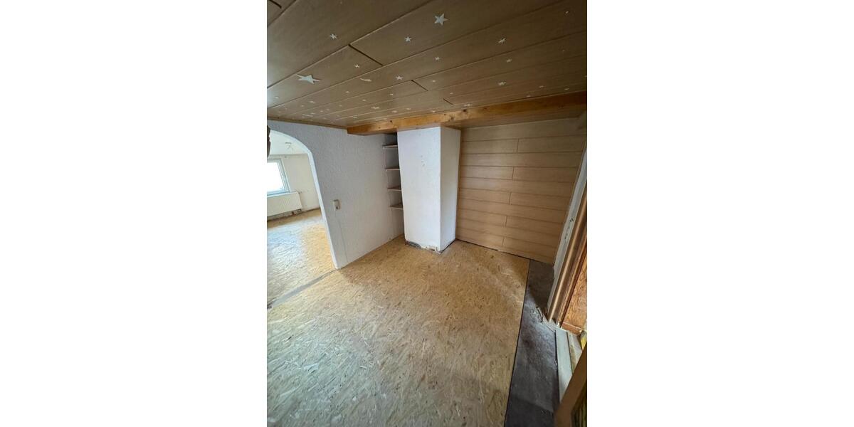 Reihenhaus Ostfildern - 7 Zimmer, 180 m&sup2;, 92.000&euro; | Angebot:24828041