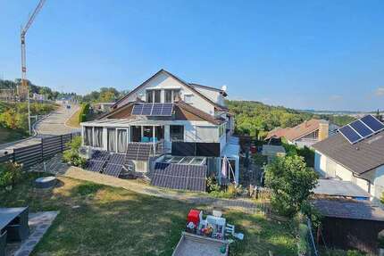 Exklusives 3-FMH mit ca. 370 m², ca.19,32 kWp PV-Anlage, ca.15,6kWh Speicher & traumhaftem Weitblick - Haus Albershausen | Angebot:27532417