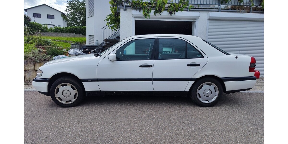 Mercedes-Benz C 230 148.600 km 5.000 &euro; Uhingen 73066
