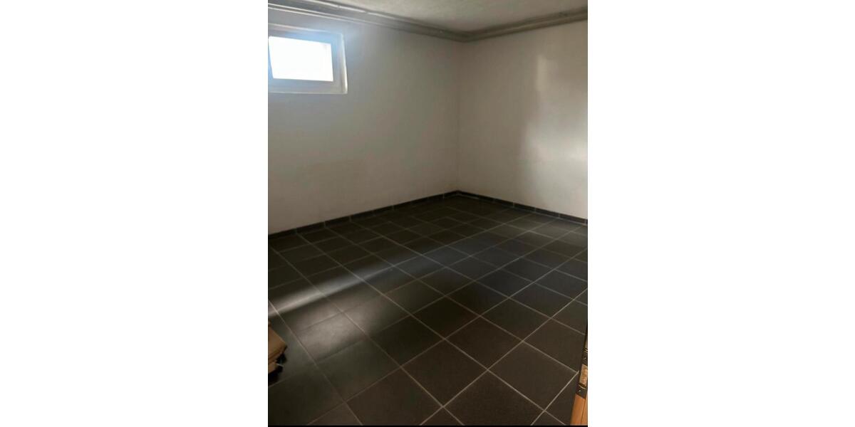 Etagenwohnung Göppingen Bruckwasen - 3 Zimmer, 75 m&sup2;, 1.000&euro; | Angebot:25993648